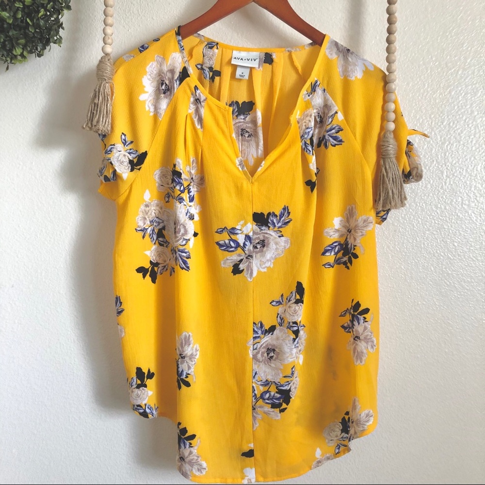 Ava & Viv yellow floral blouse size X
